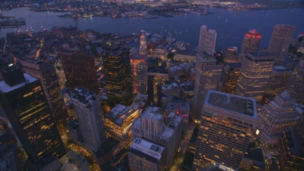 波士顿 马萨诸塞州 2019年左右 日落时从空中俯瞰波士顿 直升机用Cineflex Gimbal和Red 8K相机拍摄 — 图库视频影像