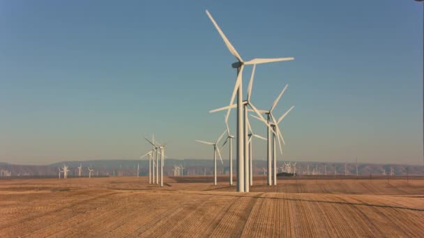 Flying Oregon Wind Turbines Farm Southern Oregon — Stock Video