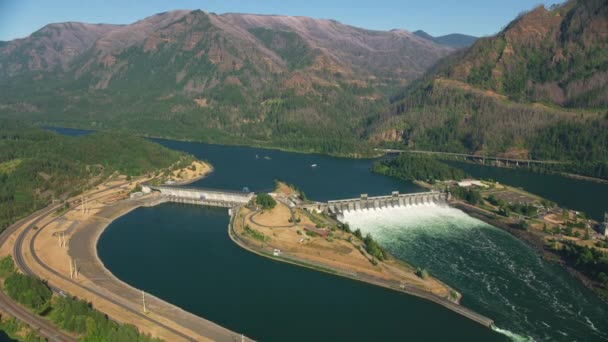 Oregon Circa 2021 Vista Aérea Barragem Bonneville Desfiladeiro Rio Columbia — Vídeo de Stock