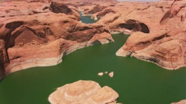 Powell Gölü, Utah 2019 dolaylarında. Powell Gölü 'nün havadan görünüşü. 