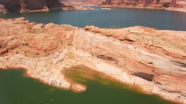 Powell Gölü, Utah 2019 dolaylarında. Powell Gölü 'nün havadan görünüşü. 