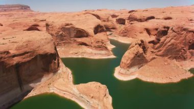 Powell Gölü, Utah 2019 dolaylarında. Powell Gölü 'nün havadan görünüşü. 