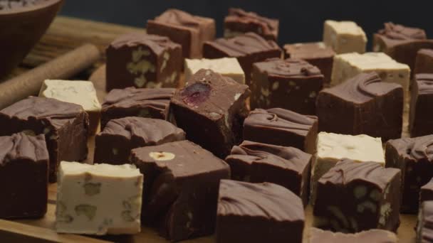Primo Piano Filmati Gustose Caramelle Cioccolato — Video Stock