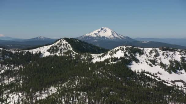 Cascade Mountains Oregon Aerial Footage Snowy Highland Landscape — Stock Video