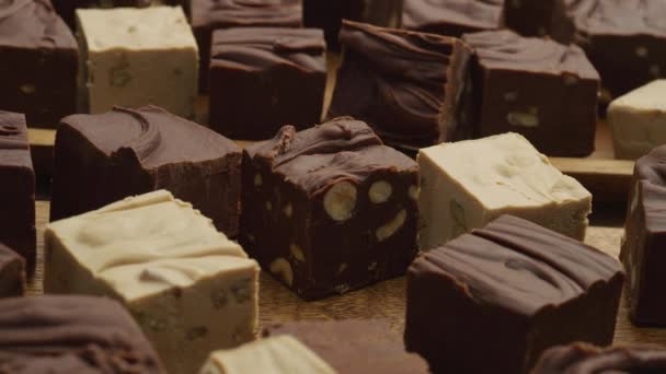 Close Beelden Van Lekkere Chocolade Snoepjes — Stockvideo