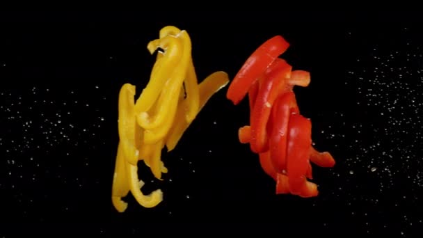 Bell Pepper Dilimleri Yavaş Çekimde Çarpışıyor Phantom Flex Ile Çekim — Stok video