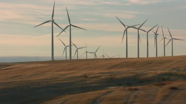 Sobrevolando Granja Aerogeneradores Oregon Sur Oregon — Vídeo de stock