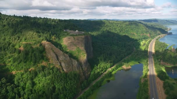 Орегон Около 2021 Года Вид Воздуха Vista House Краун Пойнт — стоковое видео