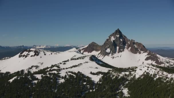 Cascade Mountains Oregon 2019 Flygfoto Över Berget Thielsen Skjuten Från — Stockvideo