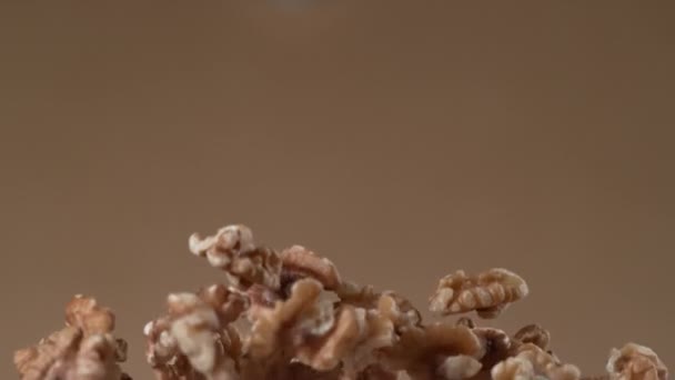 Ořechy Lítají Zpomaleném Filmu Snímek Foťákem Phantom Flex — Stock video