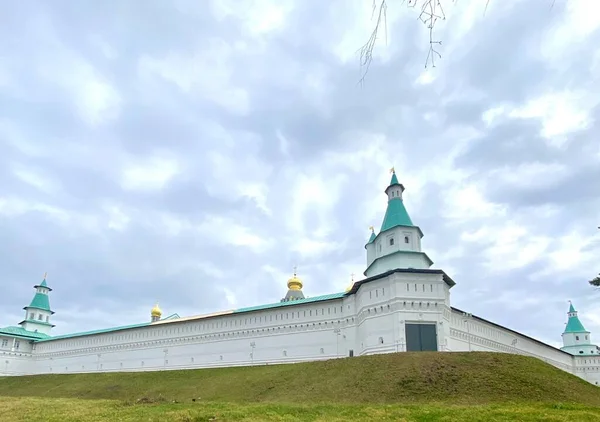 Rusya 'daki Yeni Kudüs Manastırı' nın Beyaz Duvarları