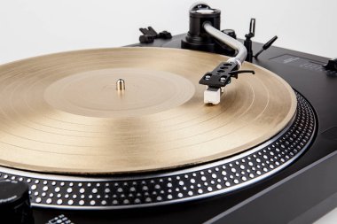 Vinil plak çalmak için döner masa. Analog aygıtları
