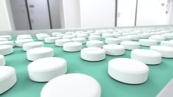 Виробнича лінія з рухомим конвеєрним поясом з таблетками на фармацевтичному заводі — стокове відео