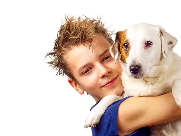 Річний Хлопчик Кавказької Раси Тримає Собаку Руках Посміхається Відокремлюйтеся Білому — стокове фото