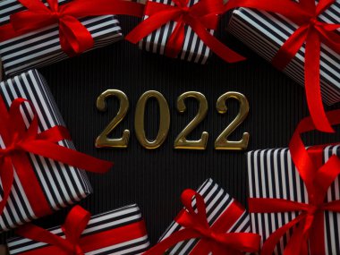 Siyah arka planda 2022