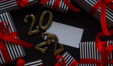 Siyah arka planda 2022