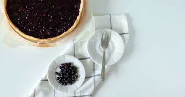 Frenk üzümlü tatlı kek