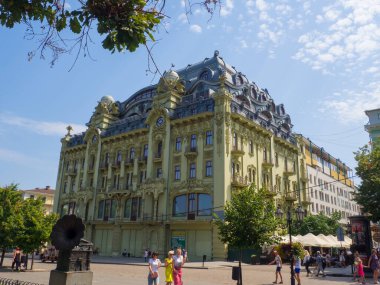 Derybasivska Caddesi 'ndeki Büyük Moskova Oteli