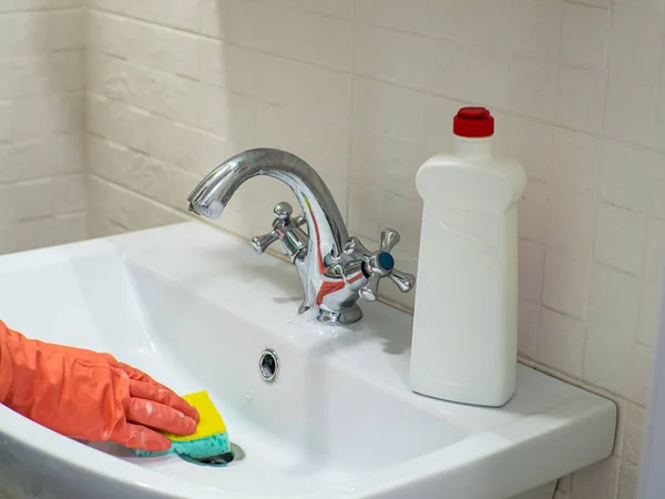 Cleaning Bathroom Sink Faucet Detergent Orange Rubber Gloves Green Sponge — Stock Photo, Image