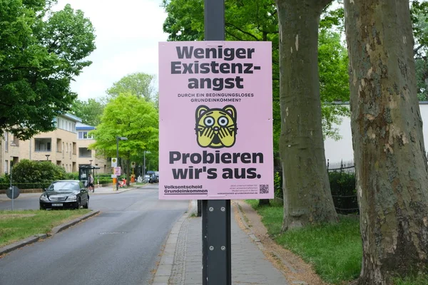 Berlim Alemanha Maio 2022 Cartaz Para Referendo Renda Básica Alt — Fotografia de Stock