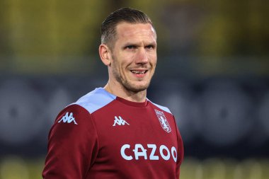 Robin Olsen # 25 Aston Villa maç öncesi ısınma sırasında 