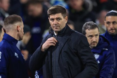 Steven Gerrard, Aston Villa 'nın teknik direktörü ilk yarı için tekrar damada dönüyor. 