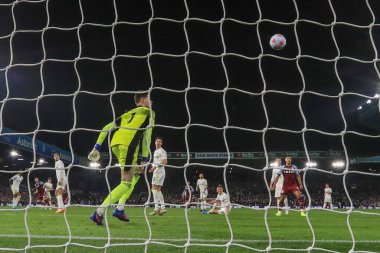 Aston Villa 'nın 16 numaralı Calum Odası skoru 0-3.
