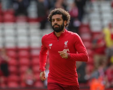 14 Eylül 2019, Anfield, Liverpool, İngiltere; Premier League Football, Liverpool vs Newcastle United; Mohamed Salah (11) Liverpool maçı başlamadan önce ısındı