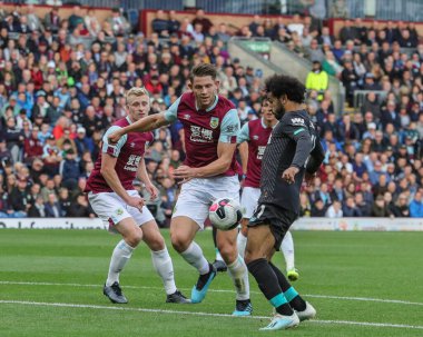 31 Ağustos 2019, Turf Moor, Burnley, İngiltere; Premier League Football, Burnley vs Liverpool: Liverpool 'lu Mohamed Salah (11) bölgede topu kazandı