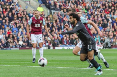 31 Ağustos 2019, Turf Moor, Burnley, İngiltere; Premier League Football, Burnley vs Liverpool: Liverpool 'lu Mohamed Salah (11) bölgede topu kazandı