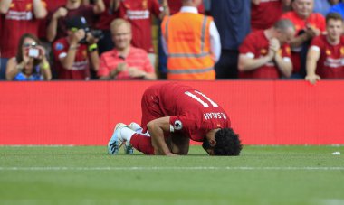 23 Ağustos 2019, Anfield, Liverpool, İngiltere; Premier League Football, Liverpool vs Arsenal; Liverpool 'lu Mohamed Salah (11) 57. dakikada üçüncü golü attı, Liverpoo' ya karşı 3-0.