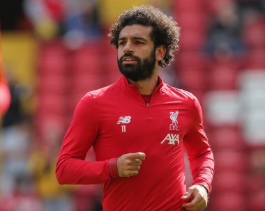 14 Eylül 2019, Anfield, Liverpool, İngiltere; Premier League Football, Liverpool vs Newcastle United; Mohamed Salah (11) Liverpool maçı başlamadan önce ısındı