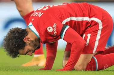 Liverpool 'lu Mohamed Salah # 11 1-1 kazanma hedefini kutluyor.