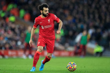 Liverpool 'dan Mohamed Salah # 11 topu alıyor.