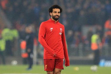 5 Kasım 2019, Anfield, Liverpool, İngiltere; UEFA Şampiyonlar Ligi, Liverpool v KRC Genk: Liverpool 'dan Muhammed Salah (11) ısınıyor
