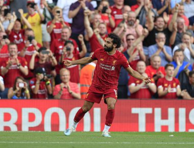 23 Ağustos 2019, Anfield, Liverpool, İngiltere; Premier League Football, Liverpool vs Arsenal; Liverpool 'lu Mohamed Salah (11) 57. dakikada üçüncü golü attı, Liverpoo' ya karşı 3-0.