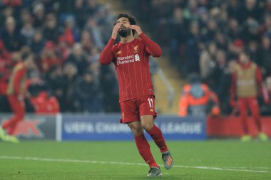 5 Kasım 2019, Anfield, Liverpool, İngiltere; UEFA Şampiyonlar Ligi, Liverpool v KRC Genk: Liverpool 'dan Muhammed Salah (11) Goa' da kaçırılan bir şans sonrasında tepki gösterdi