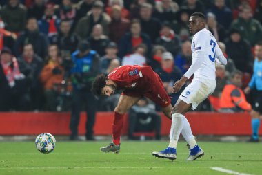 5 Kasım 2019, Anfield, Liverpool, İngiltere; UEFA Şampiyonlar Ligi, Liverpool v KRC Genk: Liverpool 'lu Mohamed Salah (11) bali kaybetti
