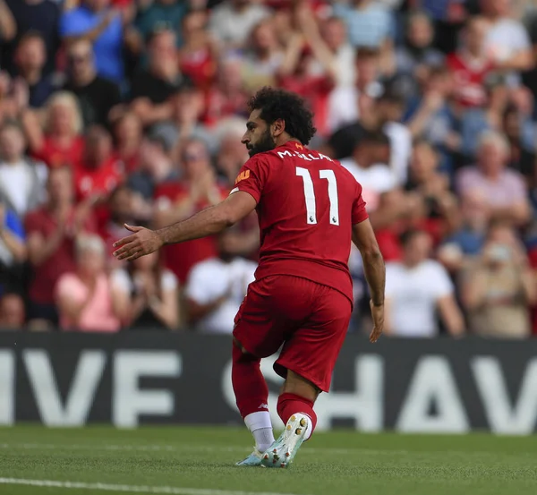23 Ağustos 2019, Anfield, Liverpool, İngiltere; Premier League Football, Liverpool vs Arsenal; Liverpool 'dan Mohamed Salah (11), Liverpool' dan Liverpoo 'ya 2-0 yenilen penaltıyı kutluyor.
