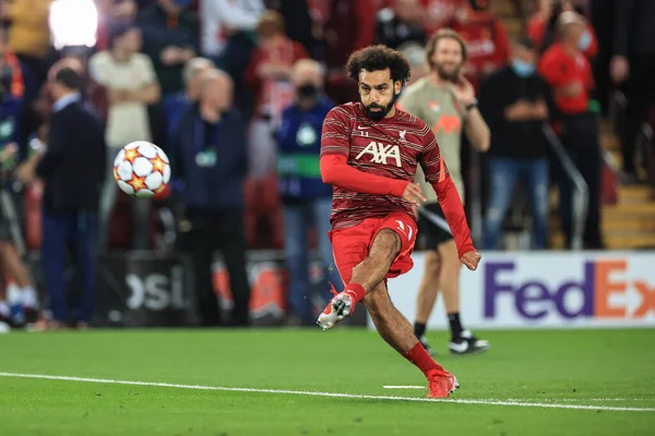 Maç öncesi ısınma sırasında Liverpool 'lu Mohamed Salah # 11