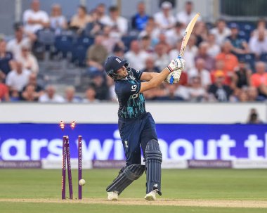 İngiltere 'nin Joe Kökü Güney Afrikalı Anrich Nortje tarafından atıldı.