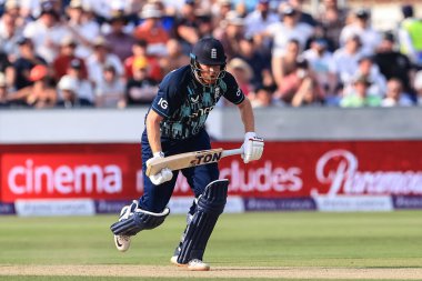 İngiltere 'den Jonny Bairstow maç boyunca koşuyor