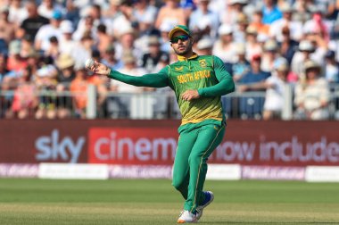 Reeza Hendricks of South Africa fields the ball