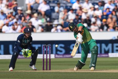 Aiden Markram of South Africa hits a four (4)