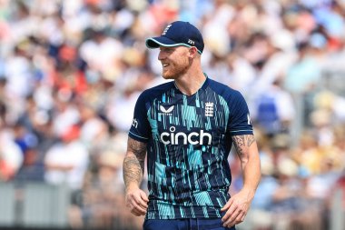 İngiltere 'den Ben Stokes maç boyunca gülümsüyor