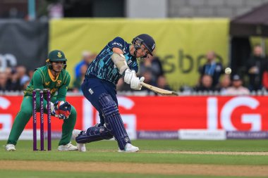 İngiltere 'den Sam Curran 4 puan aldı (4))