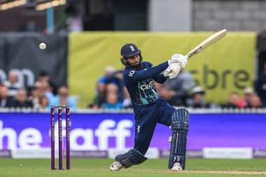 İngiliz Adil Rashid dörde vurdu (4))