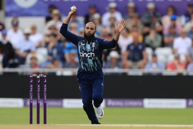 Adil Rashid bowling for England