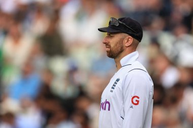 Maç sırasında İngiltere 'den Jack Leach