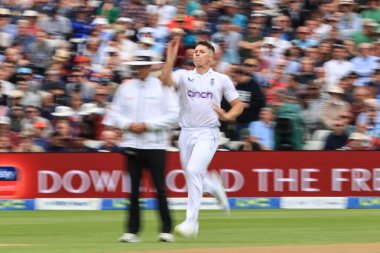 Maç sırasında İngiltere 'den Matthew Potts